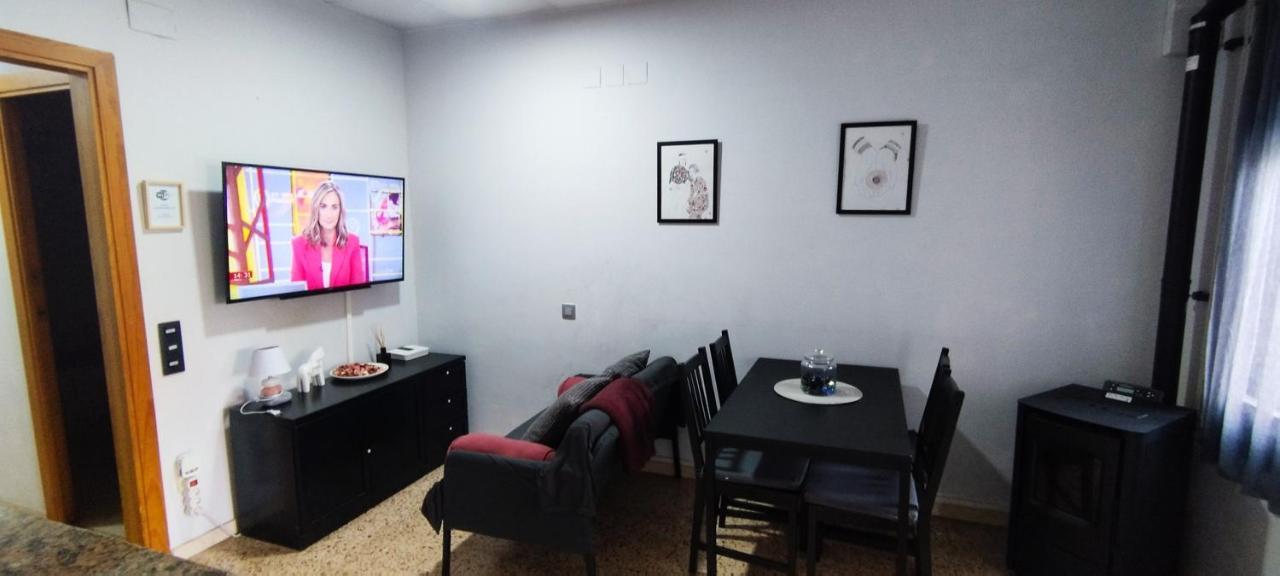 Apartamento entero con terraza en el centro de Rubí Exterior foto